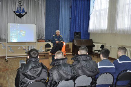 Сотрудники ГИМС провели урок безопасности поведения на водных объектах