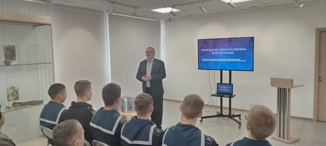 «Мы наш, мы новый мир построим»