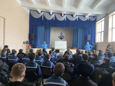 Клуб «Бумеранг» —провел встречу с курсантами